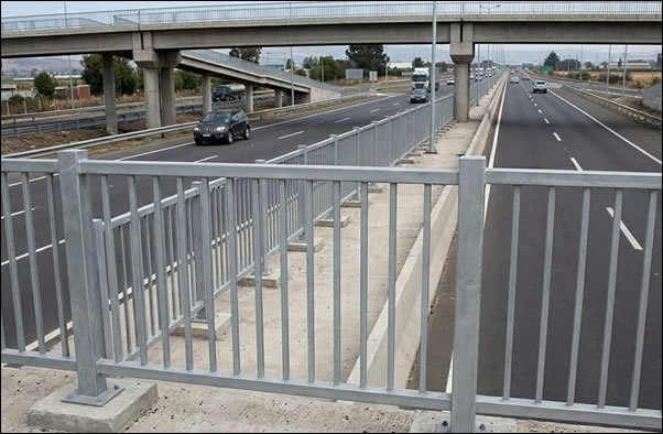 Road safety steel bar fence