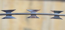 Razor blade barbed wire with blade type BTO 22